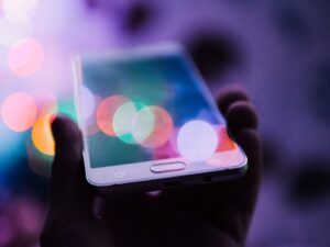 Digitalt beroende hos ungdomar – tecken, risker och hantering